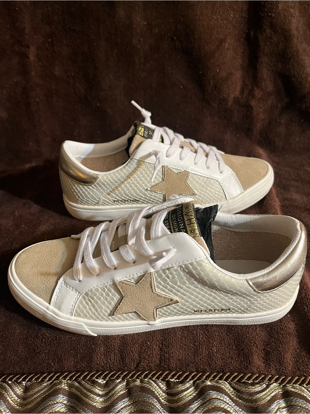 Vintage Havana White and Beige Star Sneakers